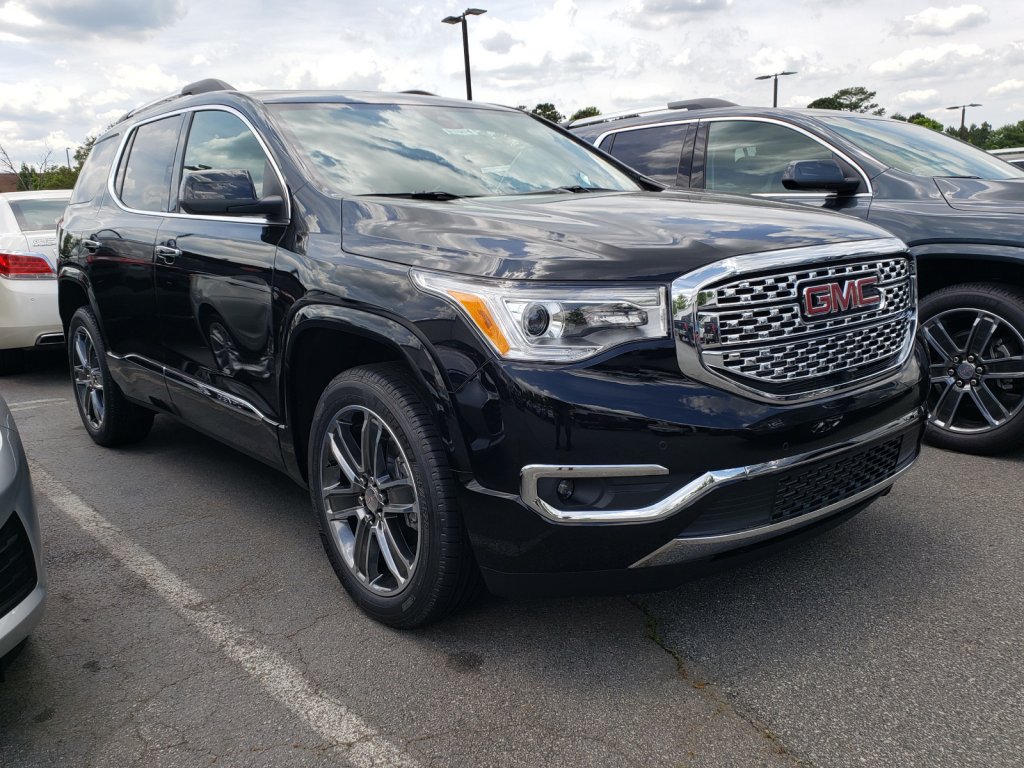 New 2019 GMC Acadia Denali With Navigation